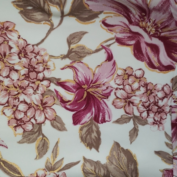 Beautiful Dress - Picture 3 of 4